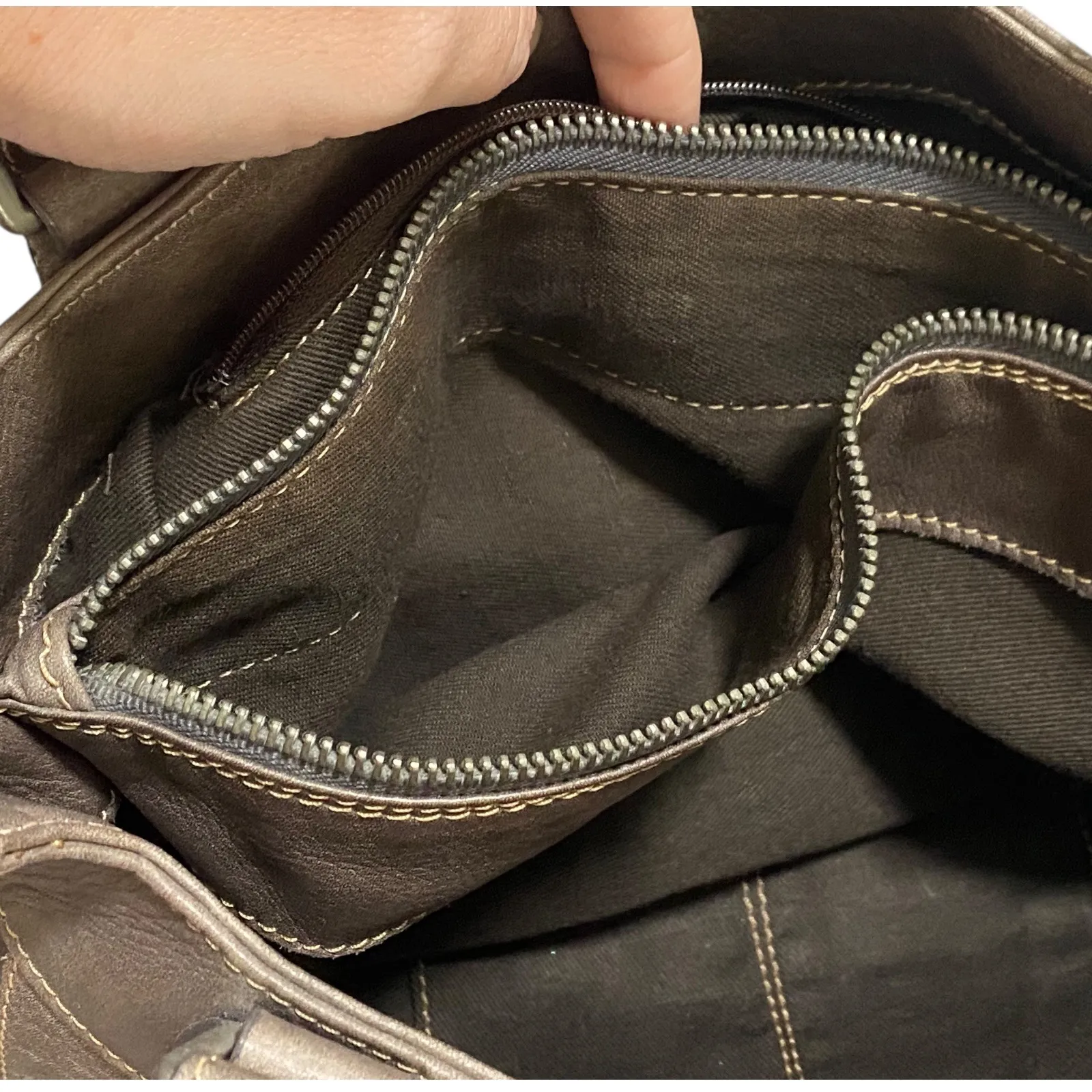 Sundance Leather Shoulder Bag Taupe Hobo Purse Made in Italy Pockets Boho - Image 8