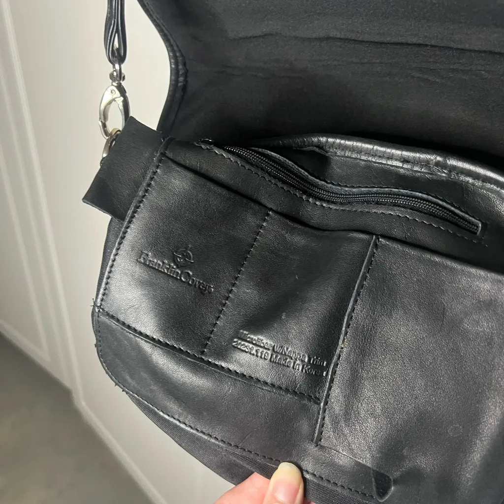 Franklin Covey Microfiber Napa Leather Shoulder Bag Black - Image 8