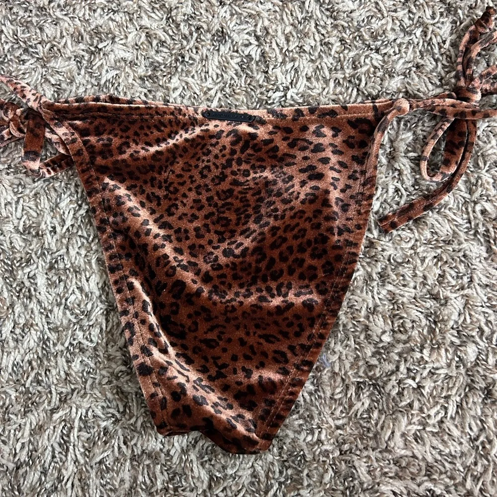 Kendall and Kylie 2 Piece String Tie Bikini Set Velvet Leopard Sz S - Image 7