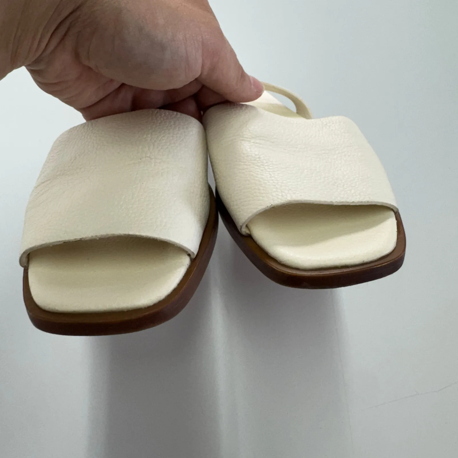 Zara Sandals Womens 37 6 White Cream Slingback Leather Flats‎ - Image 3