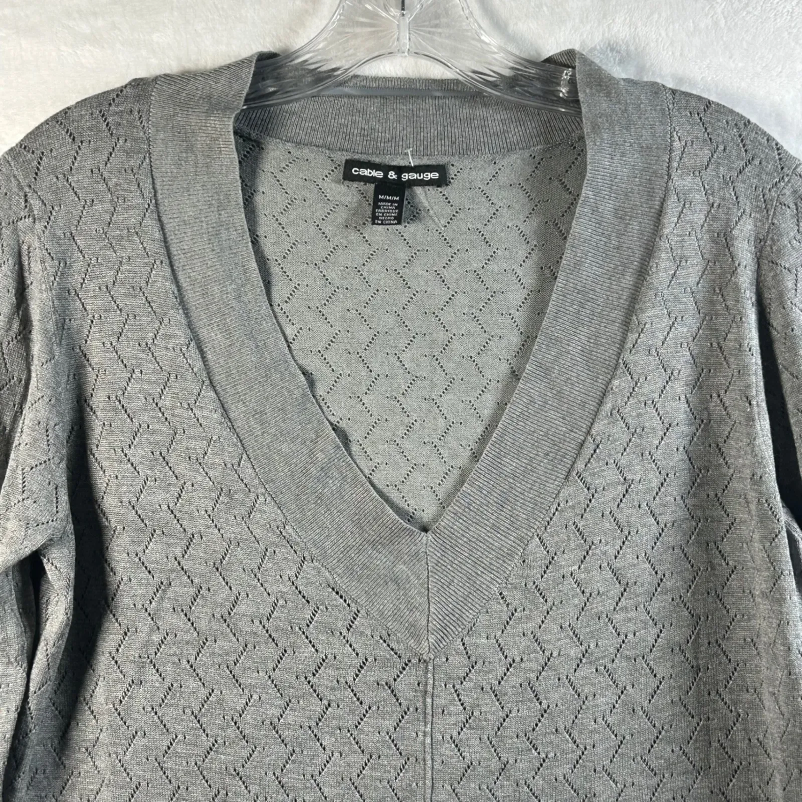 Cable Gauge Women's Gray V-Neck Long Sleeve Textured Sweater M - Image 6