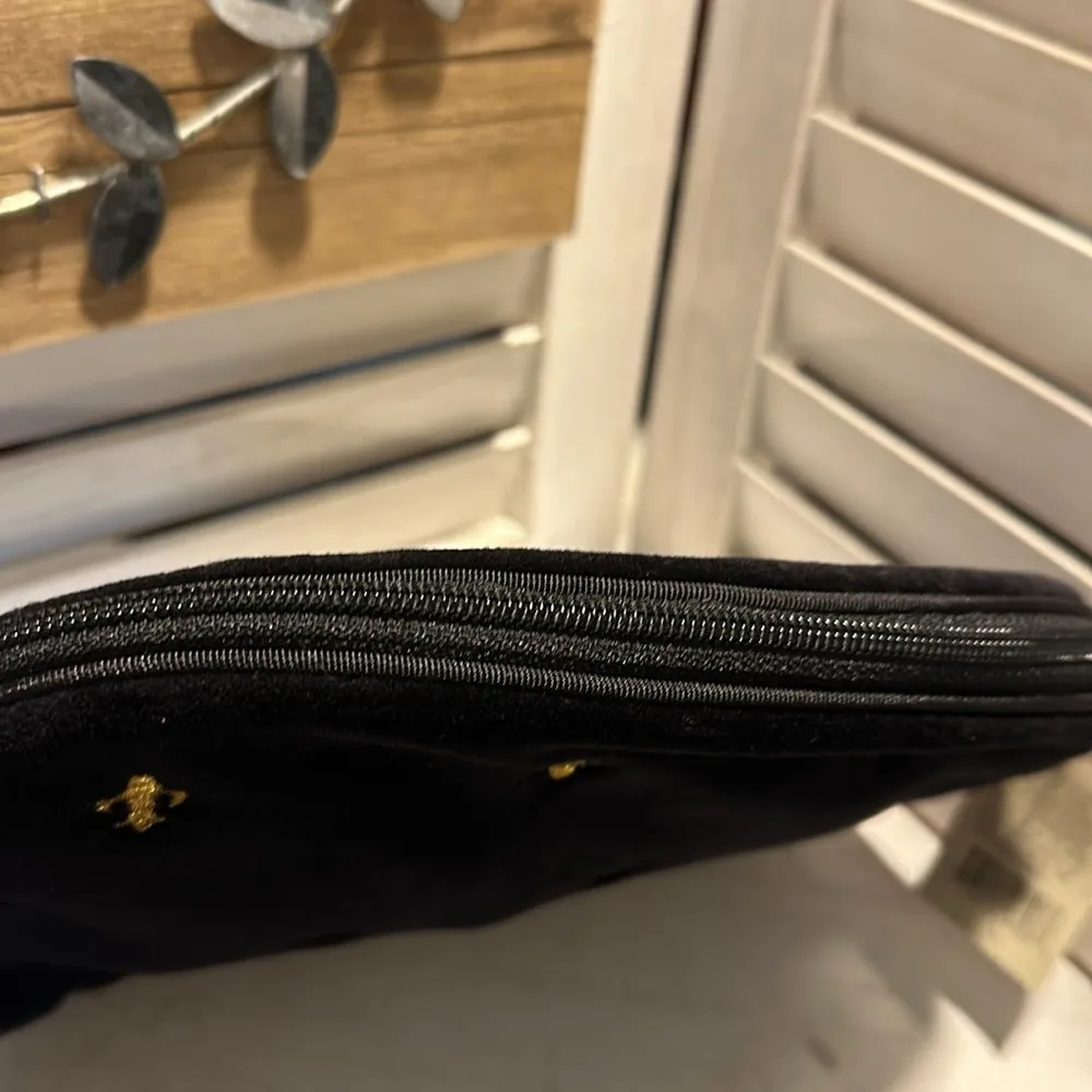 NWT Oscar de la Renta Velvet Cosmetic Bag Black and Gold - Image 5