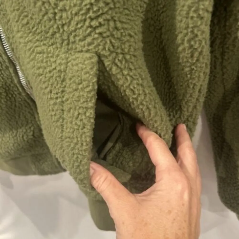 Zyia Sherpa Jacket Womens Medium Olive Green Black Teddy Fleece Flying V Bomber - Image 4