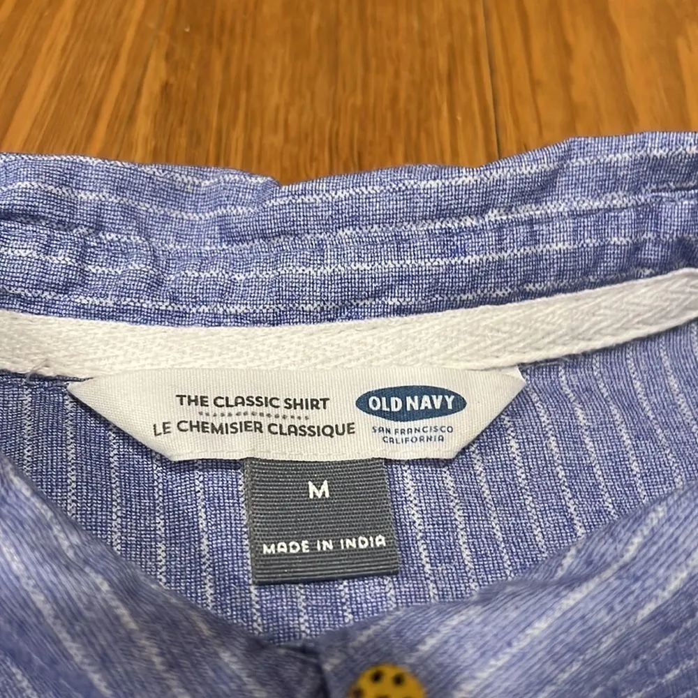 OLD navy classic shirt long sleeve button down shirt size medium. - Image 3