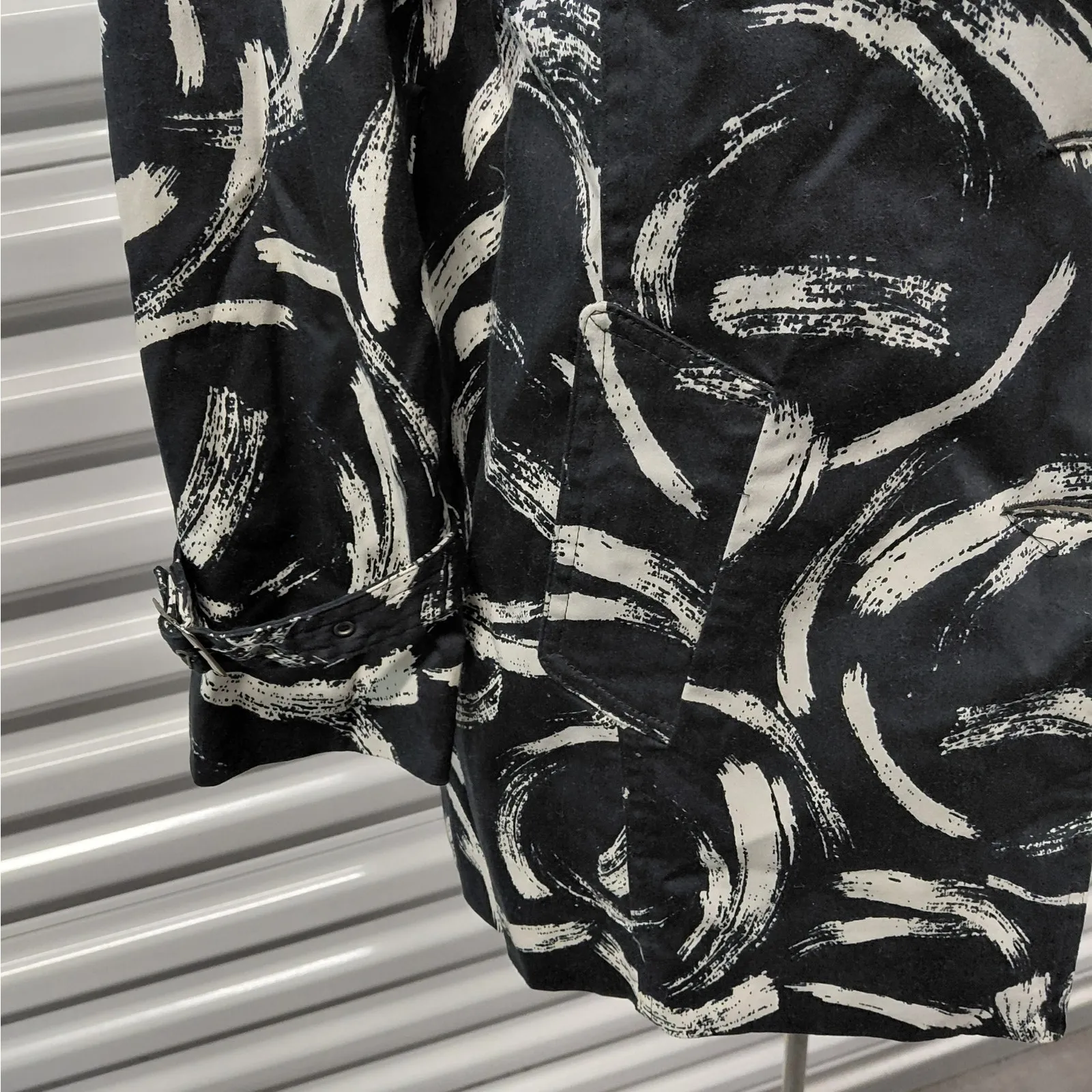 Y2K Vintage Womens Trench Jacket Size Small Black White Abstract Art Wild Punch - Image 9