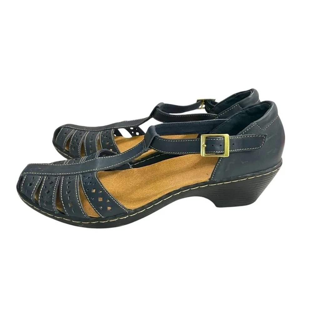 Clarks Wendy River Midnight Blue Leather Closed Toe  Buckle Heel Shoes 9.5 M - Image 2