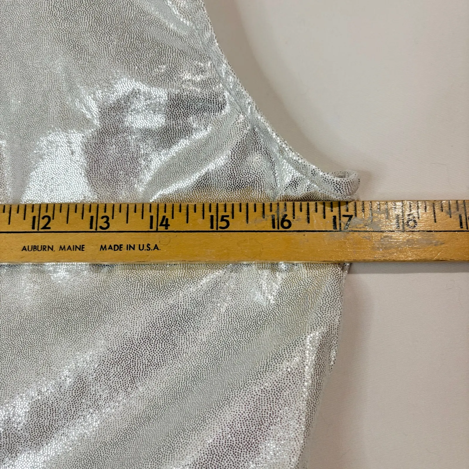 Halara Women’s Shiny Metallic Sleeveless Mockneck Crop Top Silver Size Large NWT - Image 6