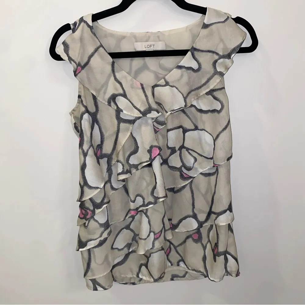 Ann Taylor Loft Cream Gray Pink Sleeveless V-neck Ruffle Tank Top Extra Small XS - Image 2
