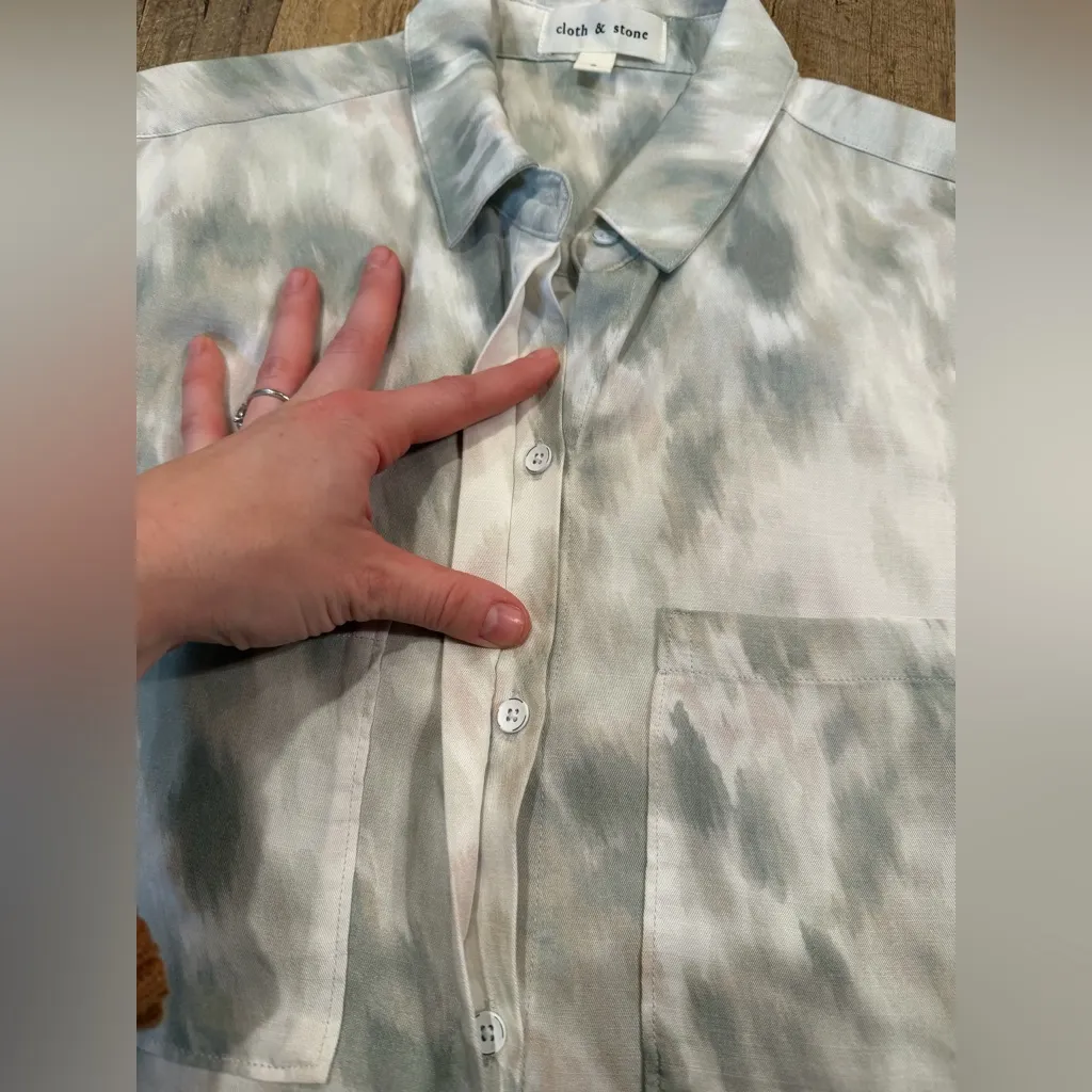 Anthropologie Cloth & Stone Wind Brushed Tie Dye Watercolor Button Down Shirt S - Image 4