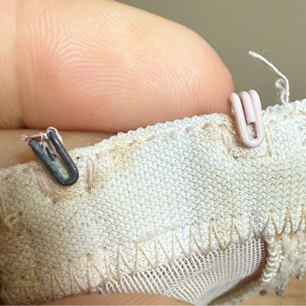 CHRISTIAN DIOR Vintage Lace Bra Floral Pink Lingerie 34C - Image 6