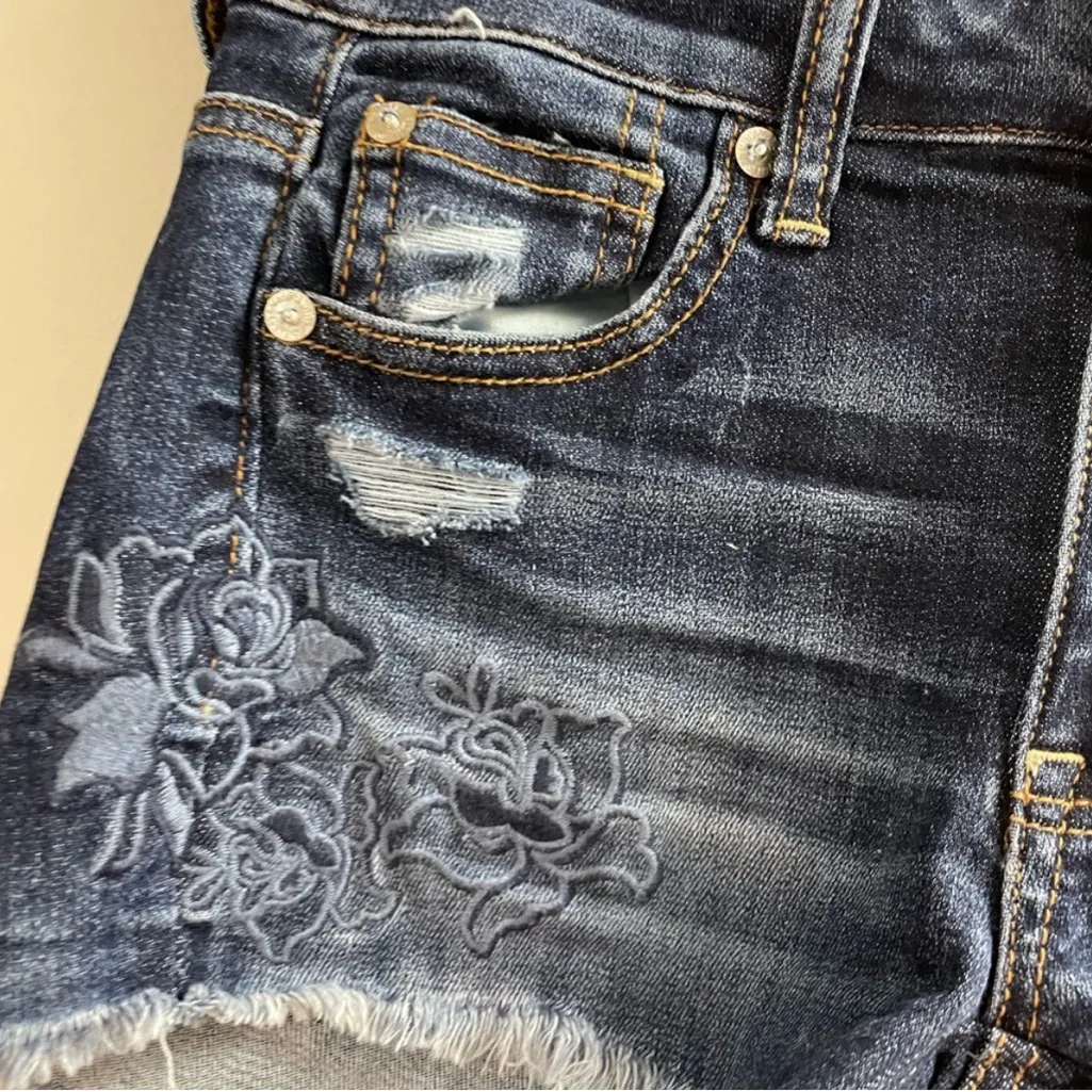 American Eagle Outfitters Distressed Denim Shorts Sz 00 Excellent Condition - Image 3