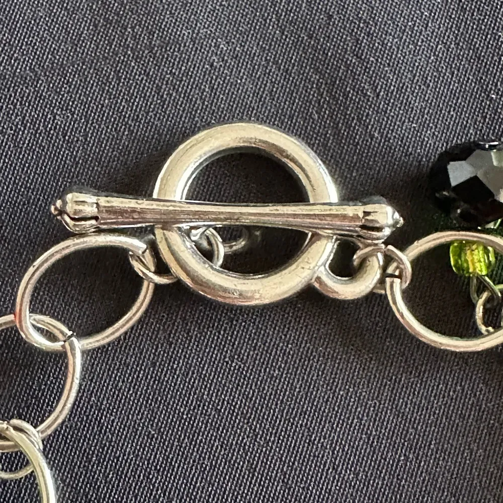 Acrylic & silvertone GUC charm bracelet. Watermelon slice shaped beads w/ toggle Green - Image 3