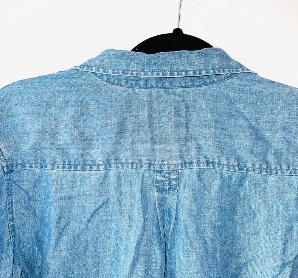 American Eagle Light Wash Chambray Button Down Top - Image 8