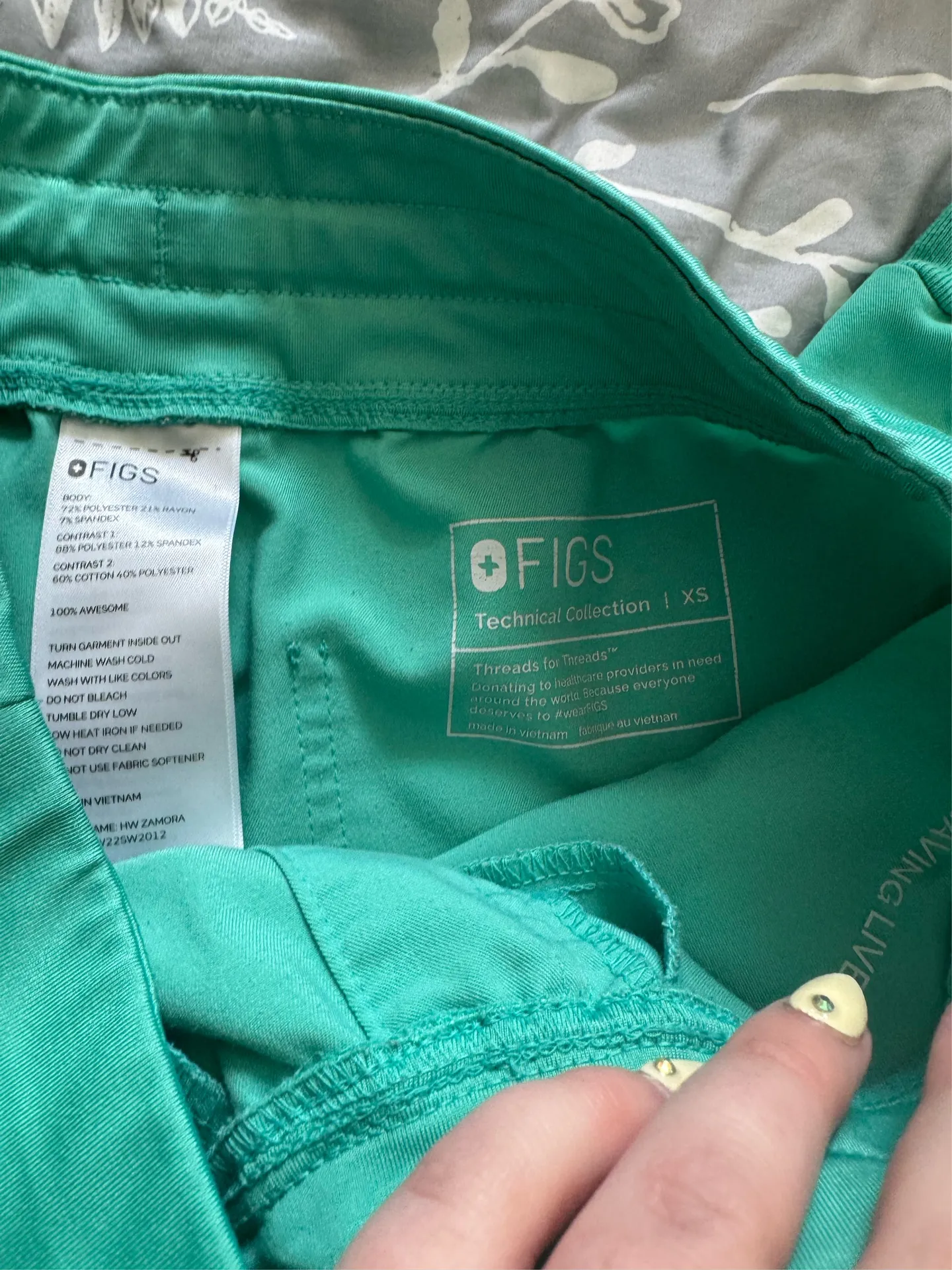 Surgical Green FIGS Set Scrubs - Image 4