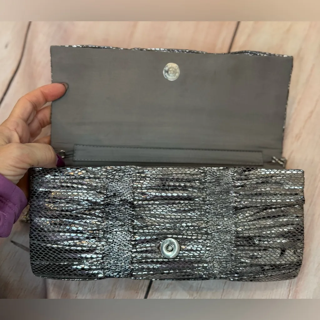 Jessica McClintock vintage snakeskin metallic metal chain Silver evening Bag - Image 5