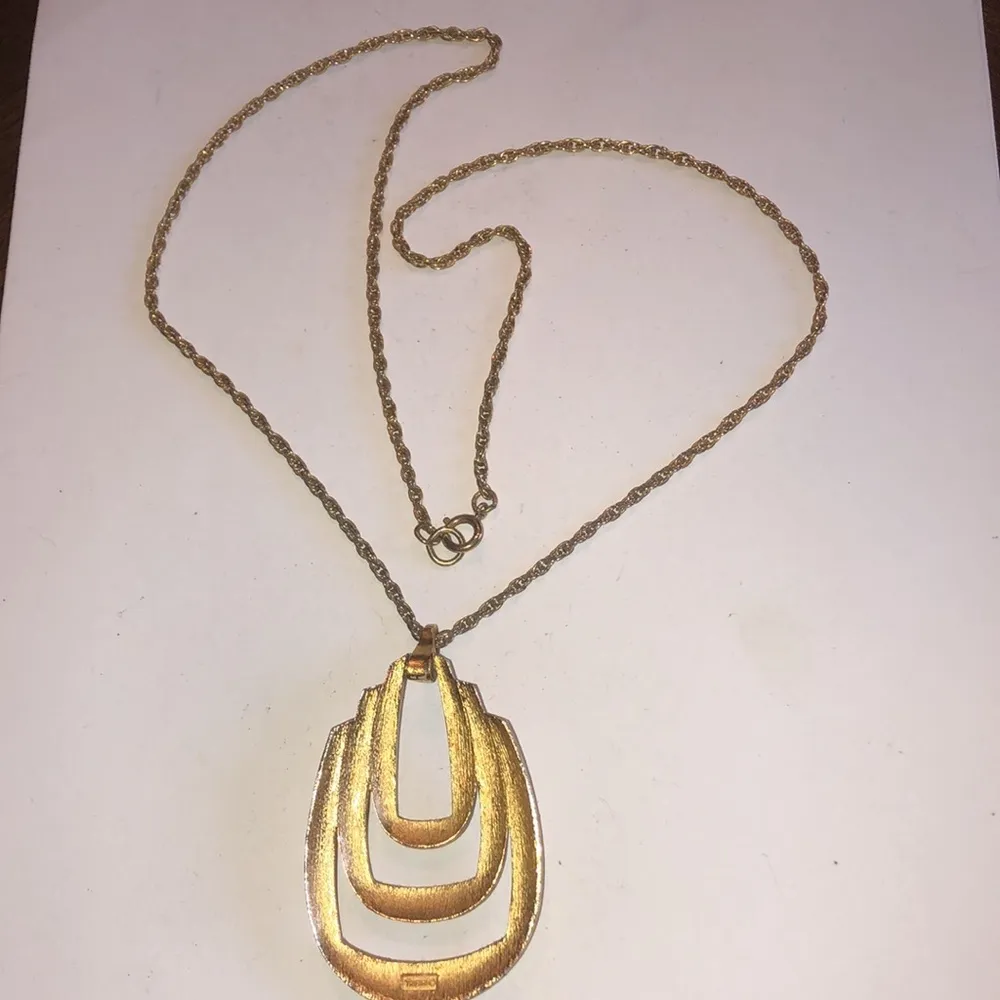 Trifari Crown Vintage Gold Tone Off White Cutout Pendant Necklace - Image 6