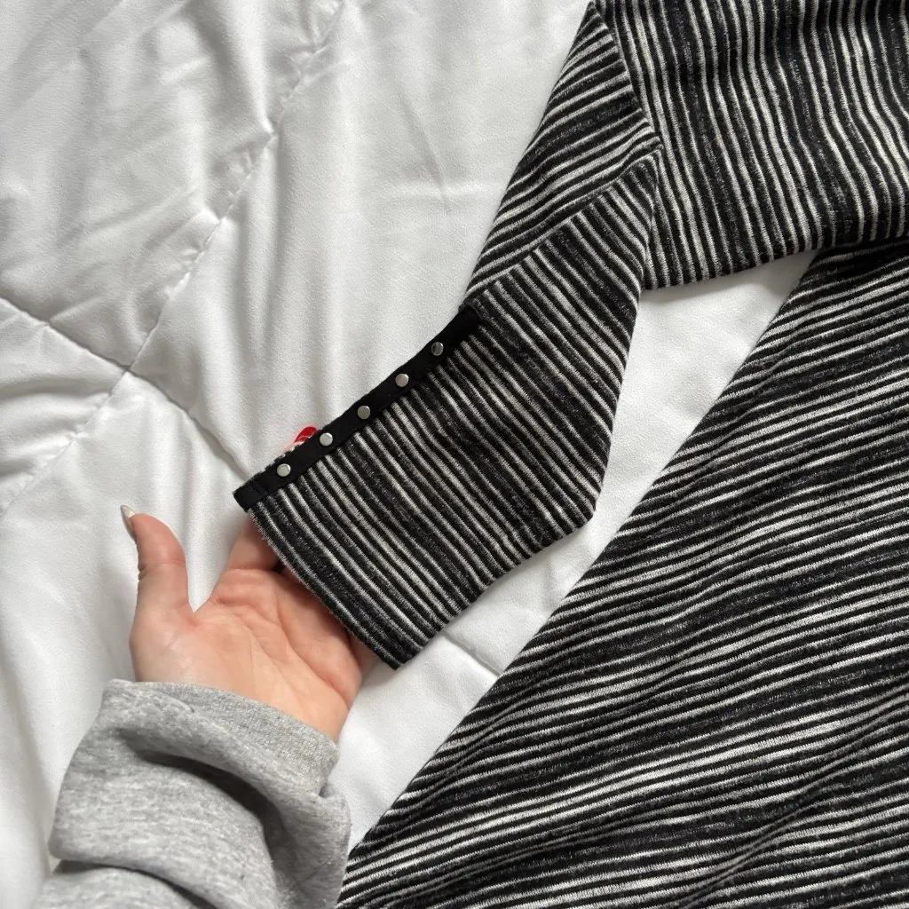 White House Black Market Striped Knit Tunic Black Womens Size Medium Long Sleeve - Image 4