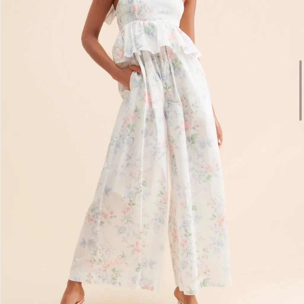 Selkie Pastel Floral Jumpsuit White Size 3X - Image 3
