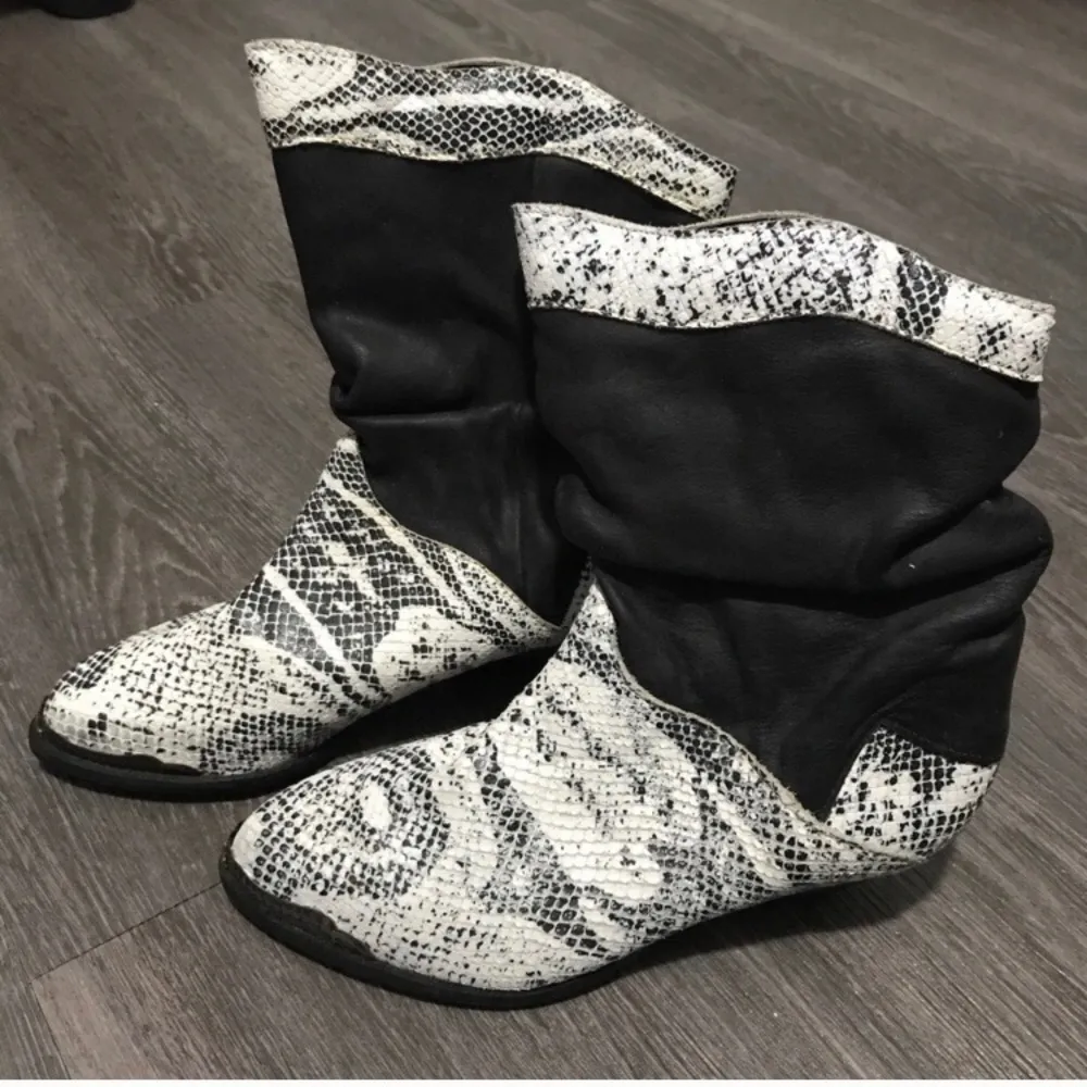 Wild Pair Black & Snakeskin Ankle Boots Size 5 - Image 3