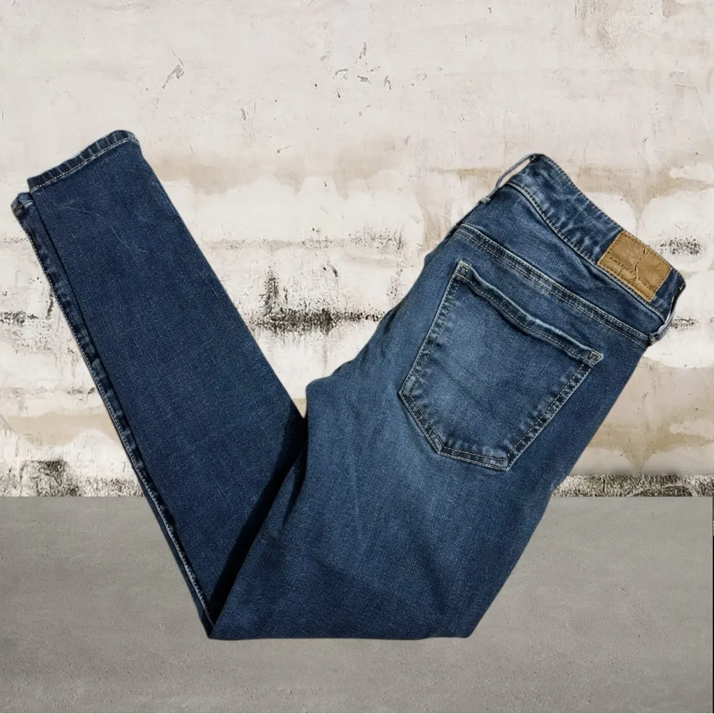 American Eagle Outfitters 360 Next Level Stretch Jeans Size 2 Short - Image 2