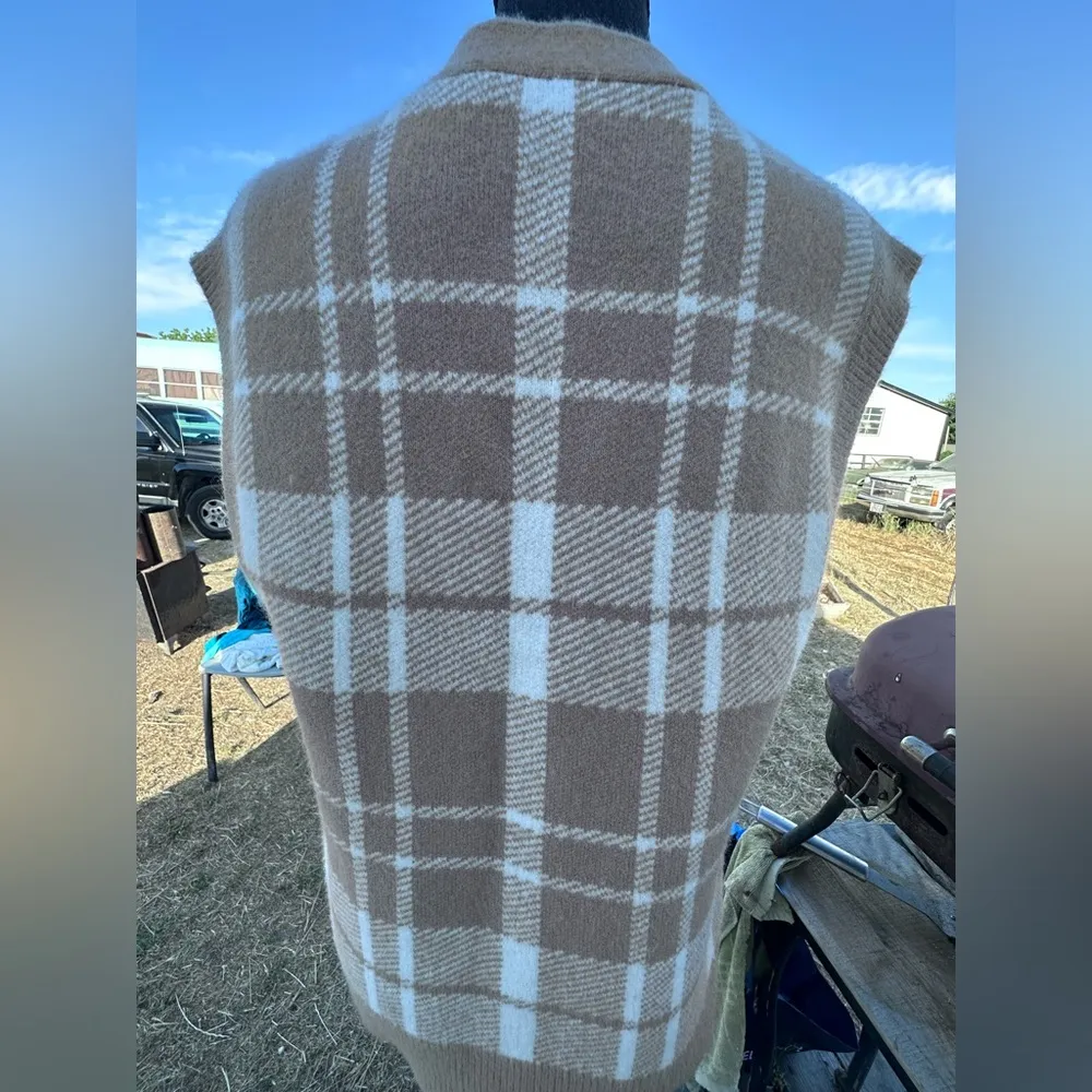 Wilfred WOMENS Beige and Cream Knit Cardigan vest small - Image 5