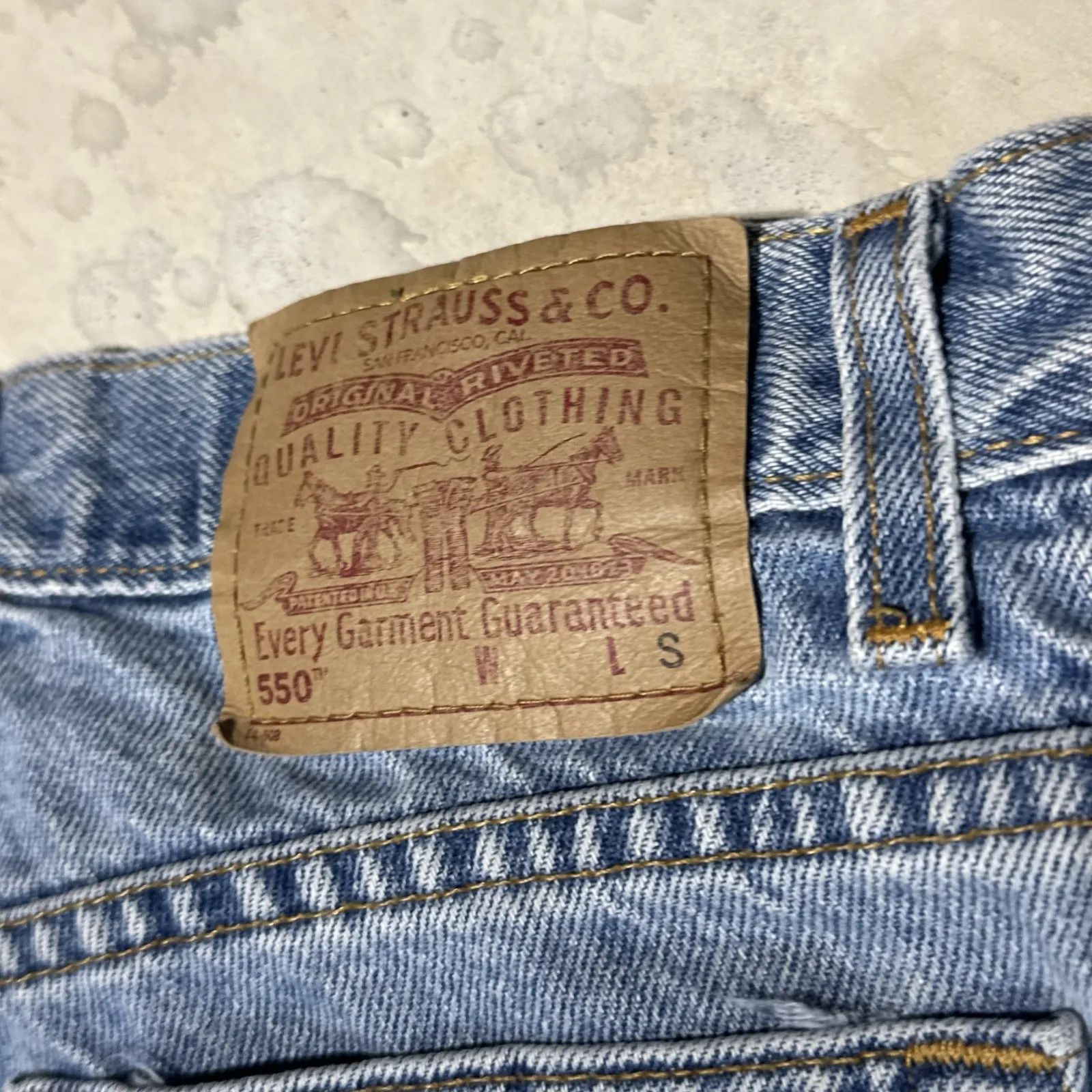 Vintage Levi's 550 7 Jr S Relaxed Fit Tapered Leg 26x30 Denim Y2K 90s Light Wash - Image 5