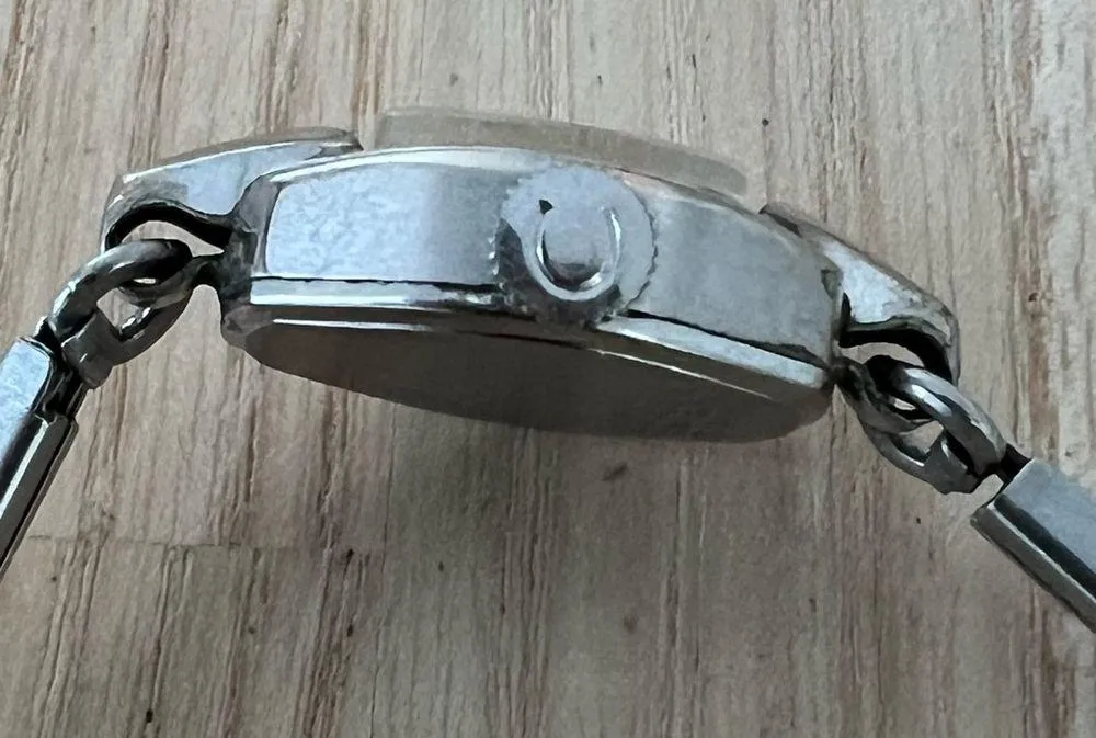 Caravelle Vintage Ladies Mechanical Watch Stainless Case Bracelet White Dial - Image 5