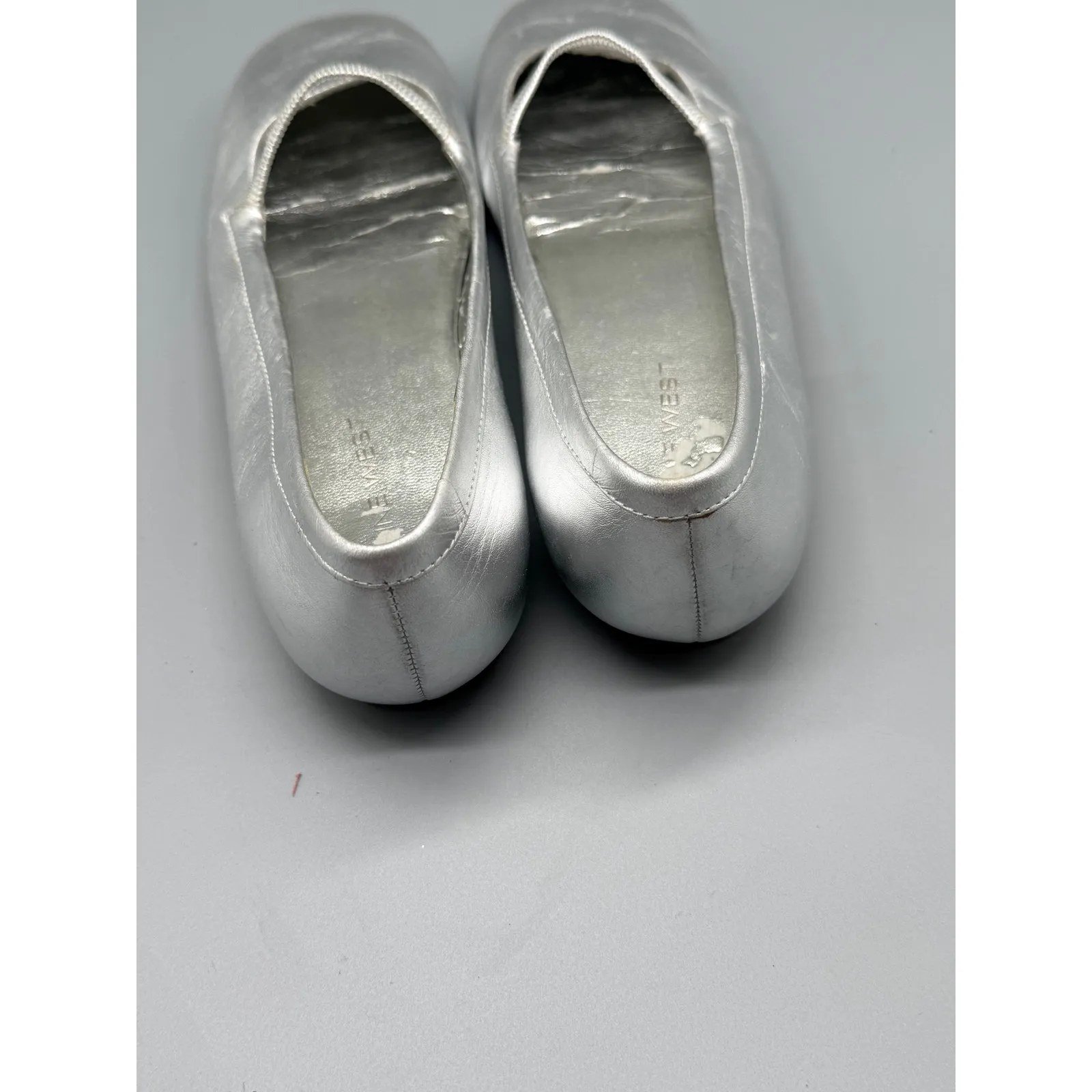Nine West Metallic Silver Ballet Flats Women Size 6M Slip On Shoes Leather - Image 4