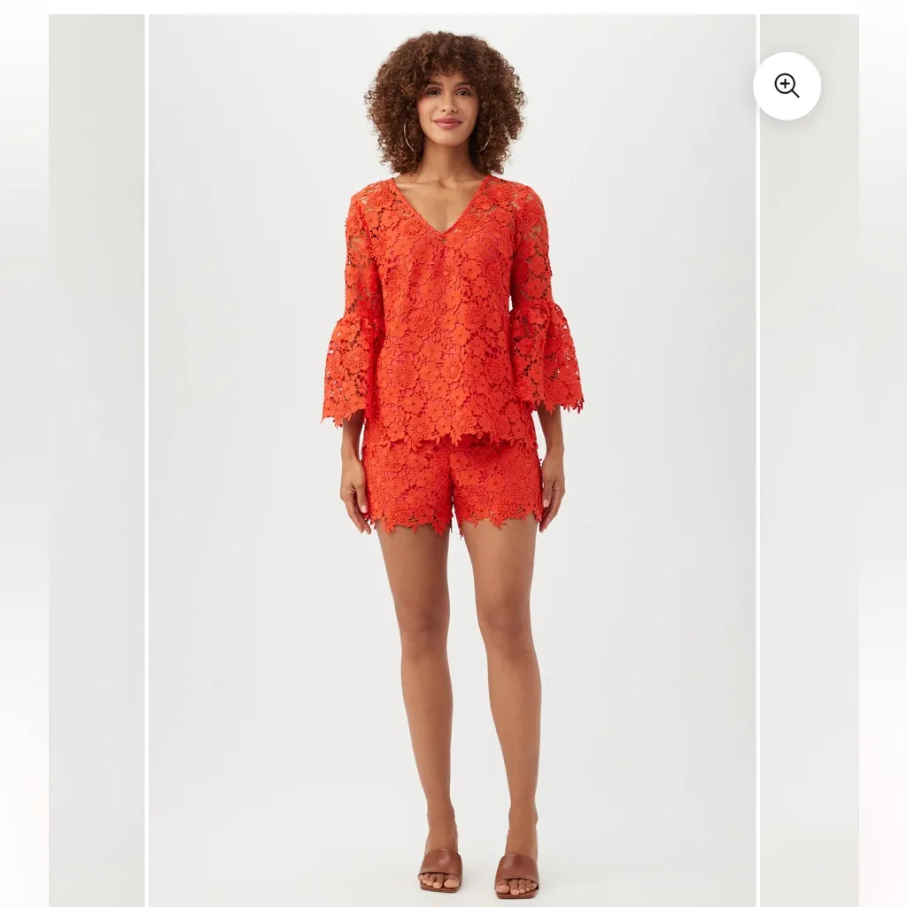 Trina Turk High Waist Floral Lace Reef Red Brightness Shorts size 4 - Image 2