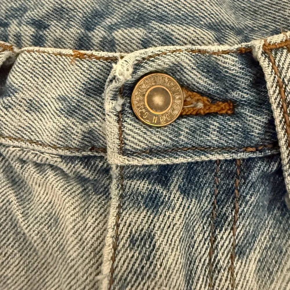 Brandy Melville High Waisted Light Wash Cutoff Jean Shorts Medium - Image 7