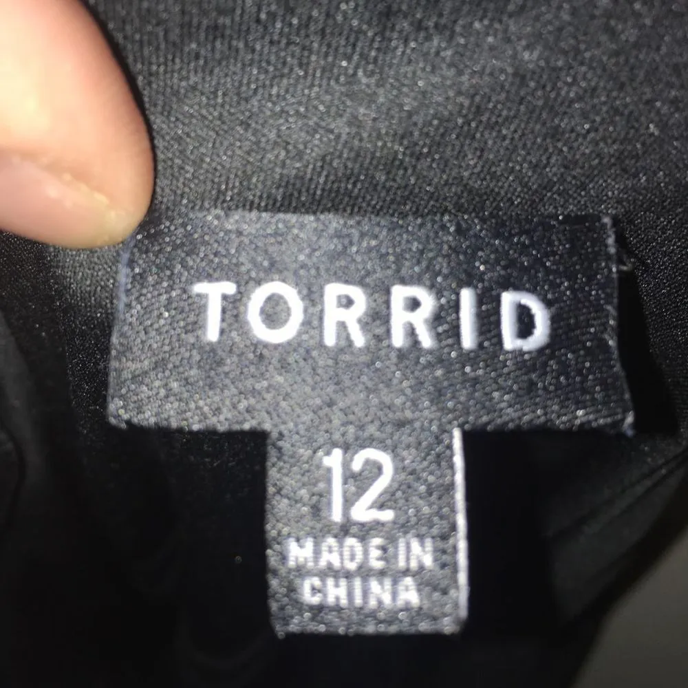 Torrid black satiny crossover double strap size 12 dress with blue sash - Image 5