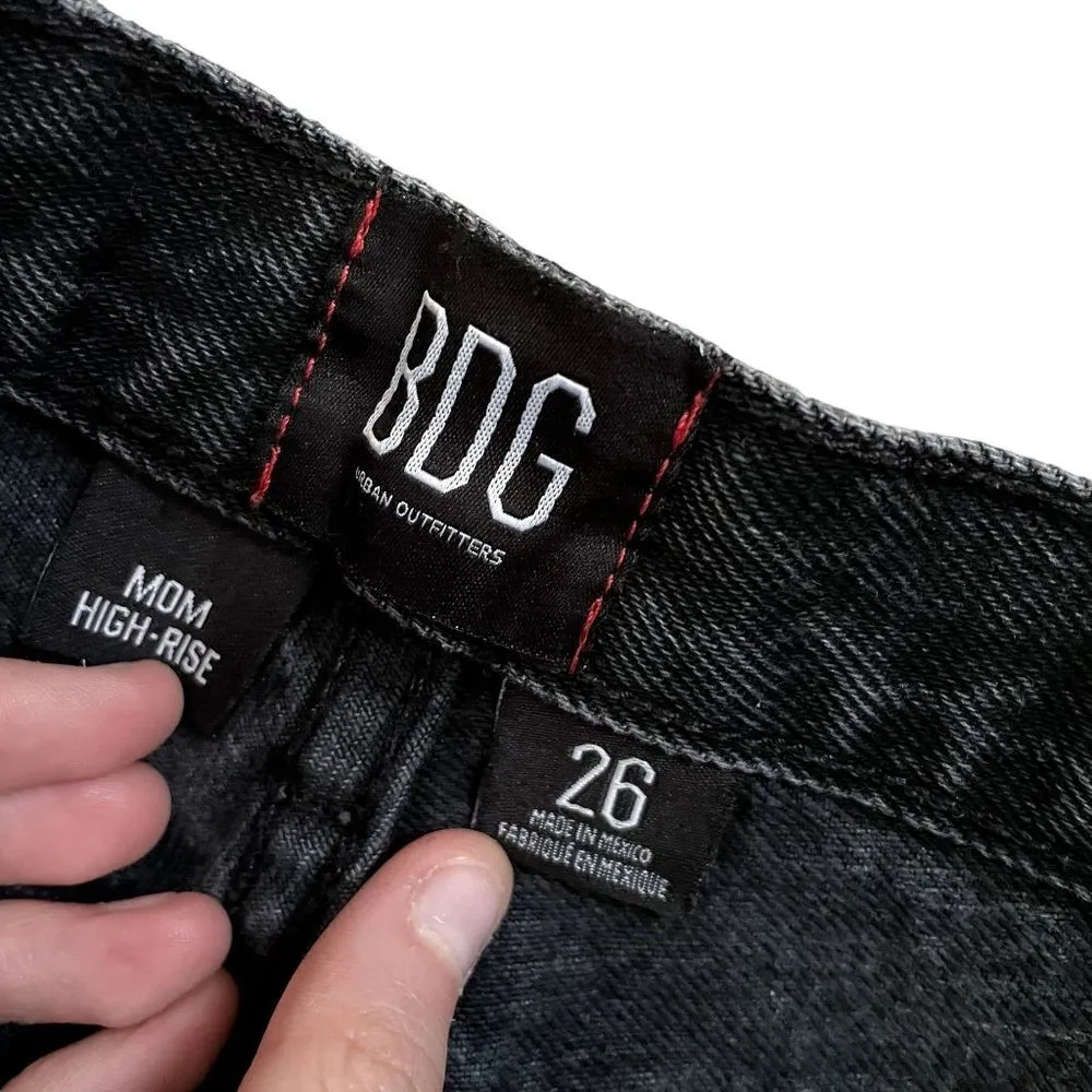 BDG Urban Outfitters black mom hi rise denim shorts classic summer outfit pants - Image 4