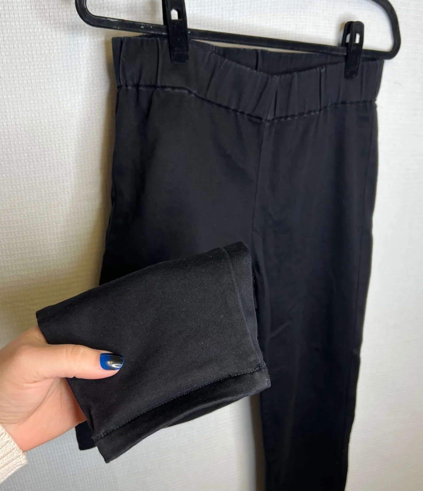 Soft Surroundings Black Elastic Waist Cropped Pants Women's Size Medium - Image 1
