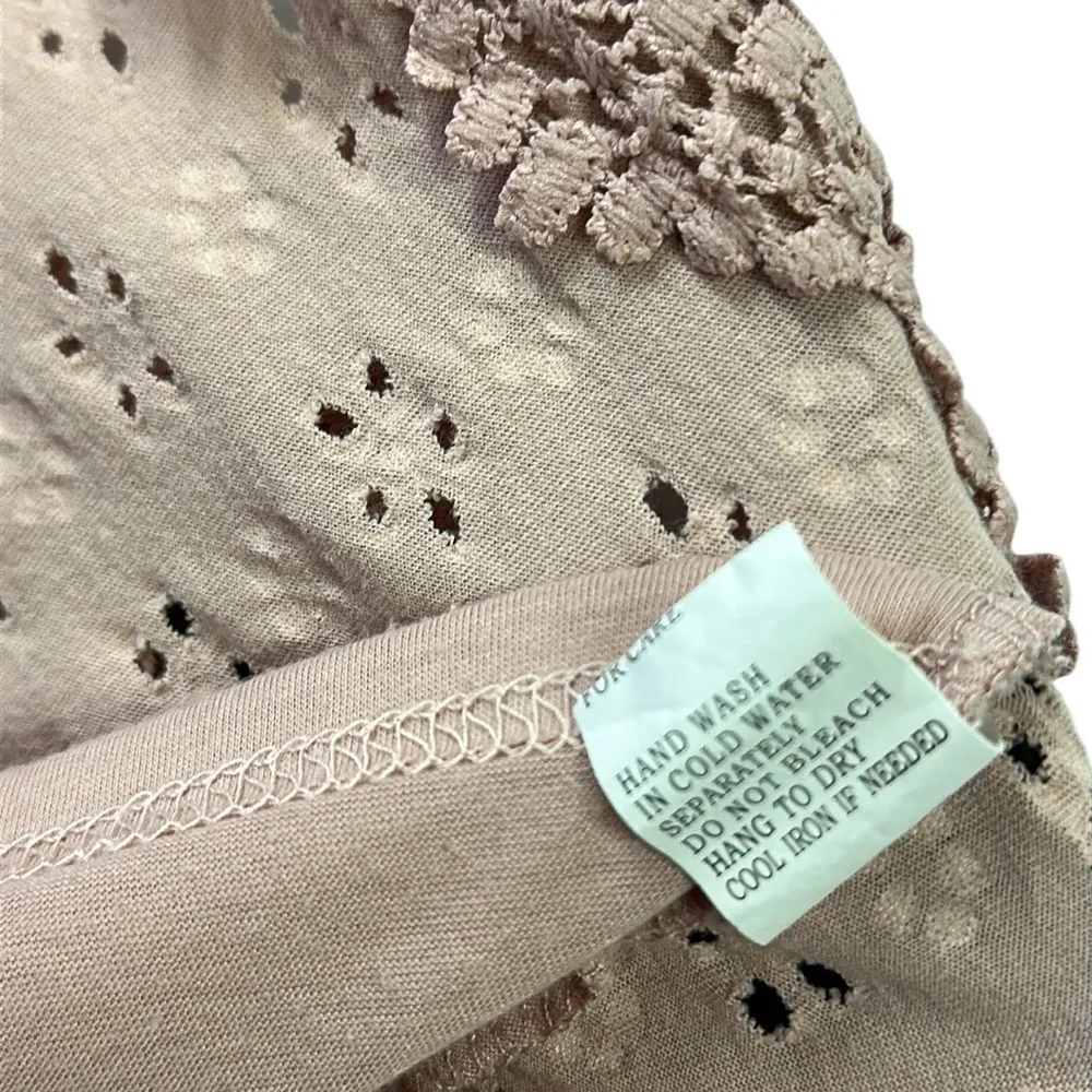 Stem and Vine Dusty Pink Floral Crochet Lace Eyelet Look Sleeveless Top Small - Image 13