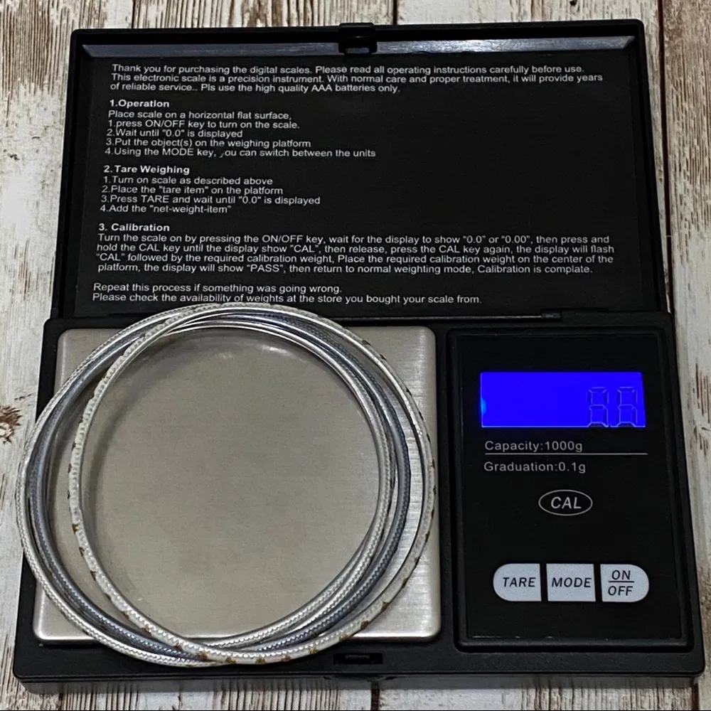 Lightweight Polka Dot Bangle Bracelet Set White - Image 5