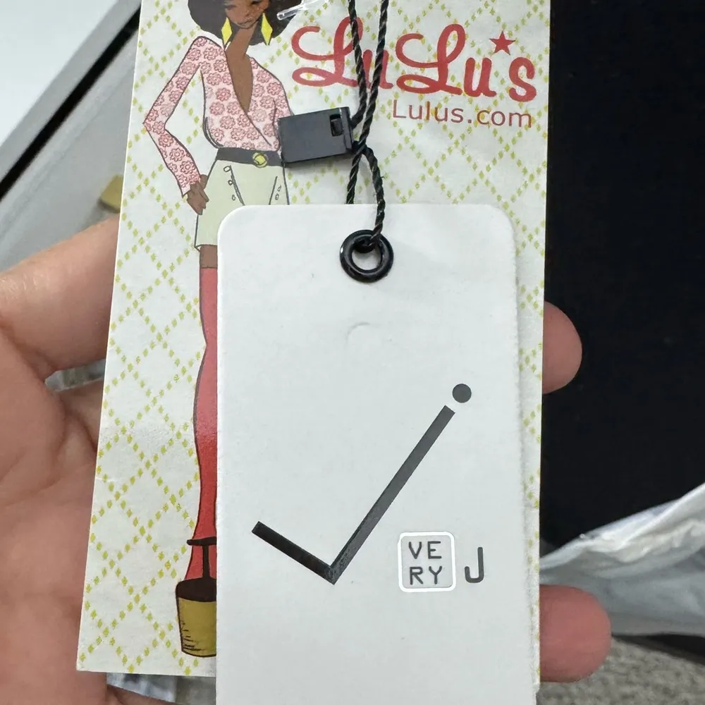 Beautiful white dress, with draped neckline, spectacular V-neckline on the back - Image 7