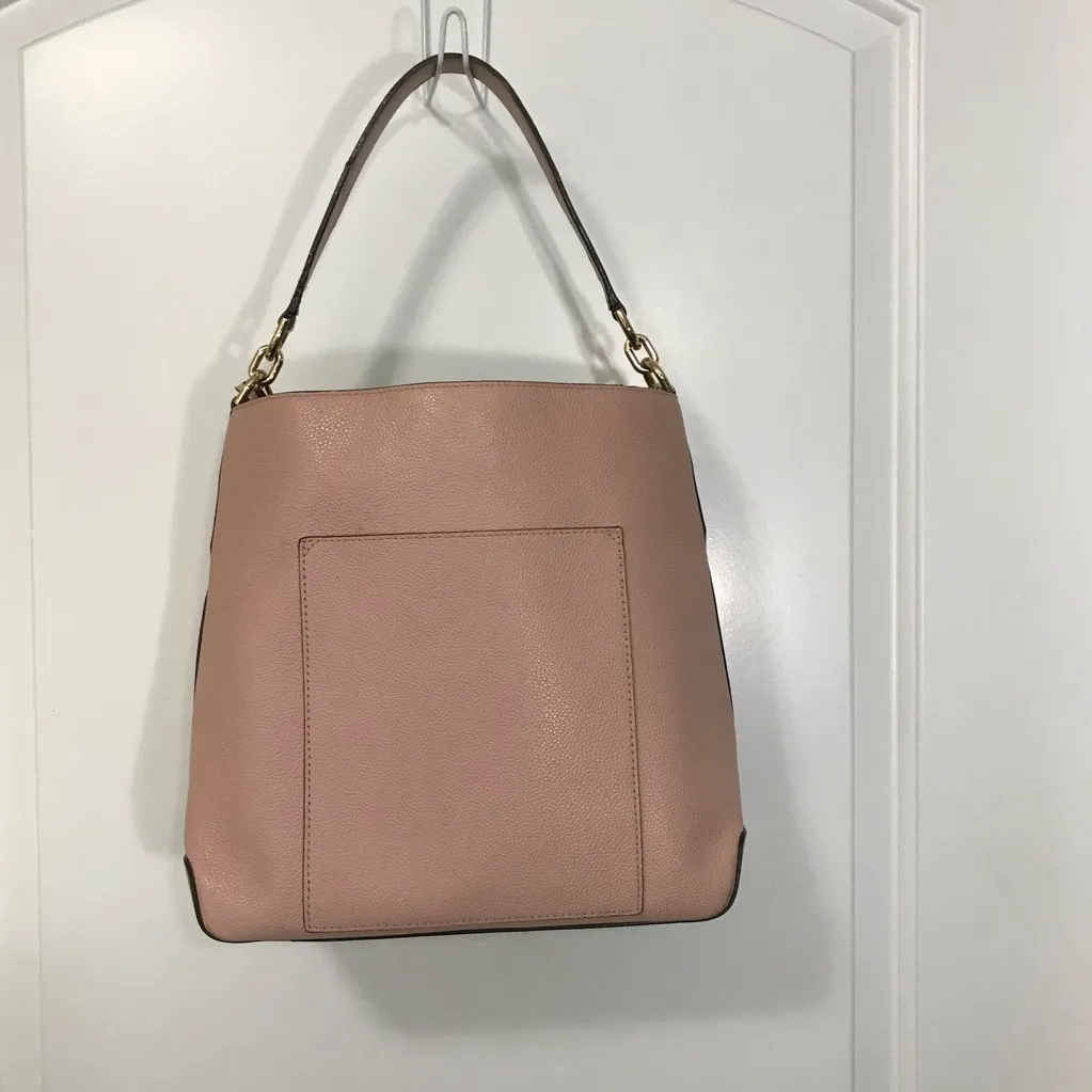 Michael Kors Hates Large Pink Leather Bucket Shoulder Bag EUC - Image 2