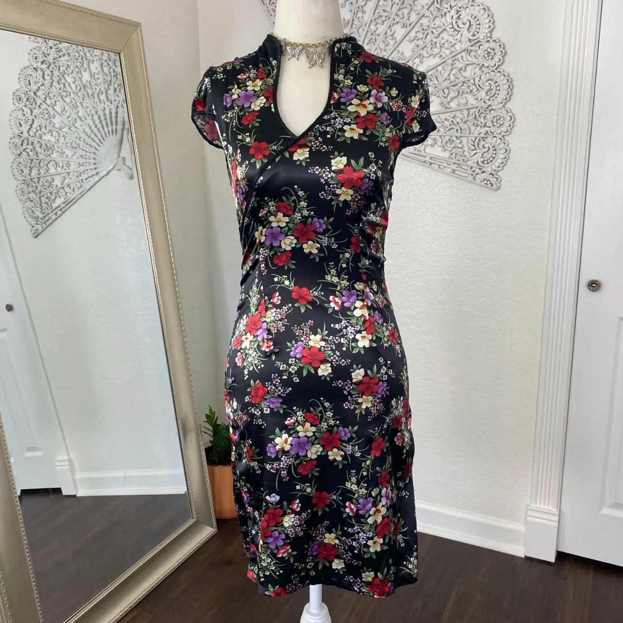 Vintage Colorful Floral Black Shinty Satin Cheongsam Bodycon Midi Dress S - Image 6
