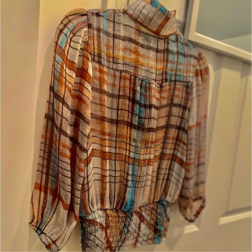 3/$25 Lucy Paris silk woven smocked plaid blouson 3/4 sleeve blouse top - Image 2