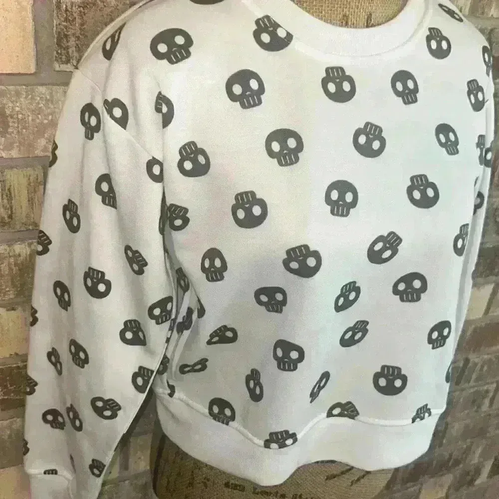 NWOT Better Together women’s skull/ halloween cropped sweatshirt L White Size L - Image 6