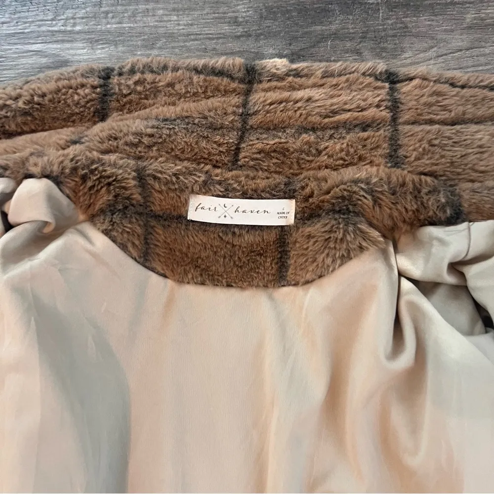 Fair Haven Plush Faux Fur Winter Sweater Coat Size Large Checkered plaid brown Tan - Image 8