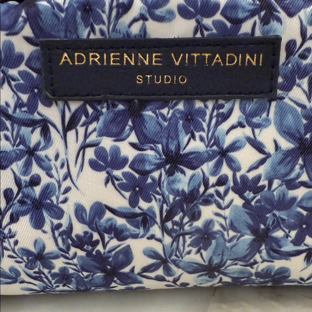 Adrienne Vittadini White and Blue Floral Gold Zipper Pouch - Image 3