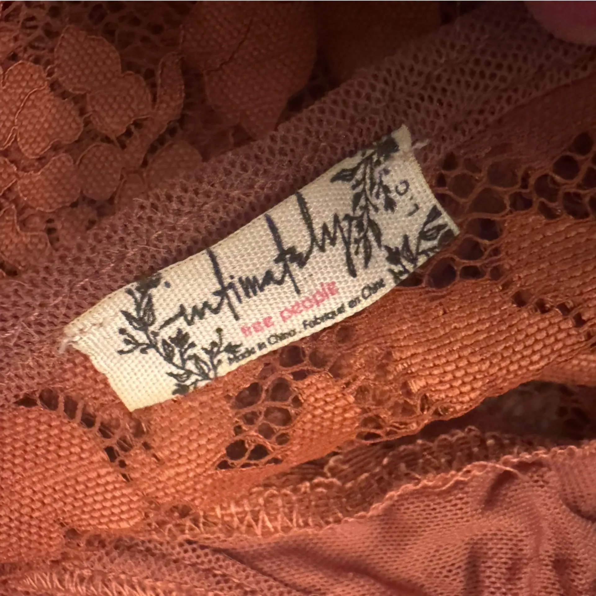 Lace Cropped Tank Top in Rust - Image 5