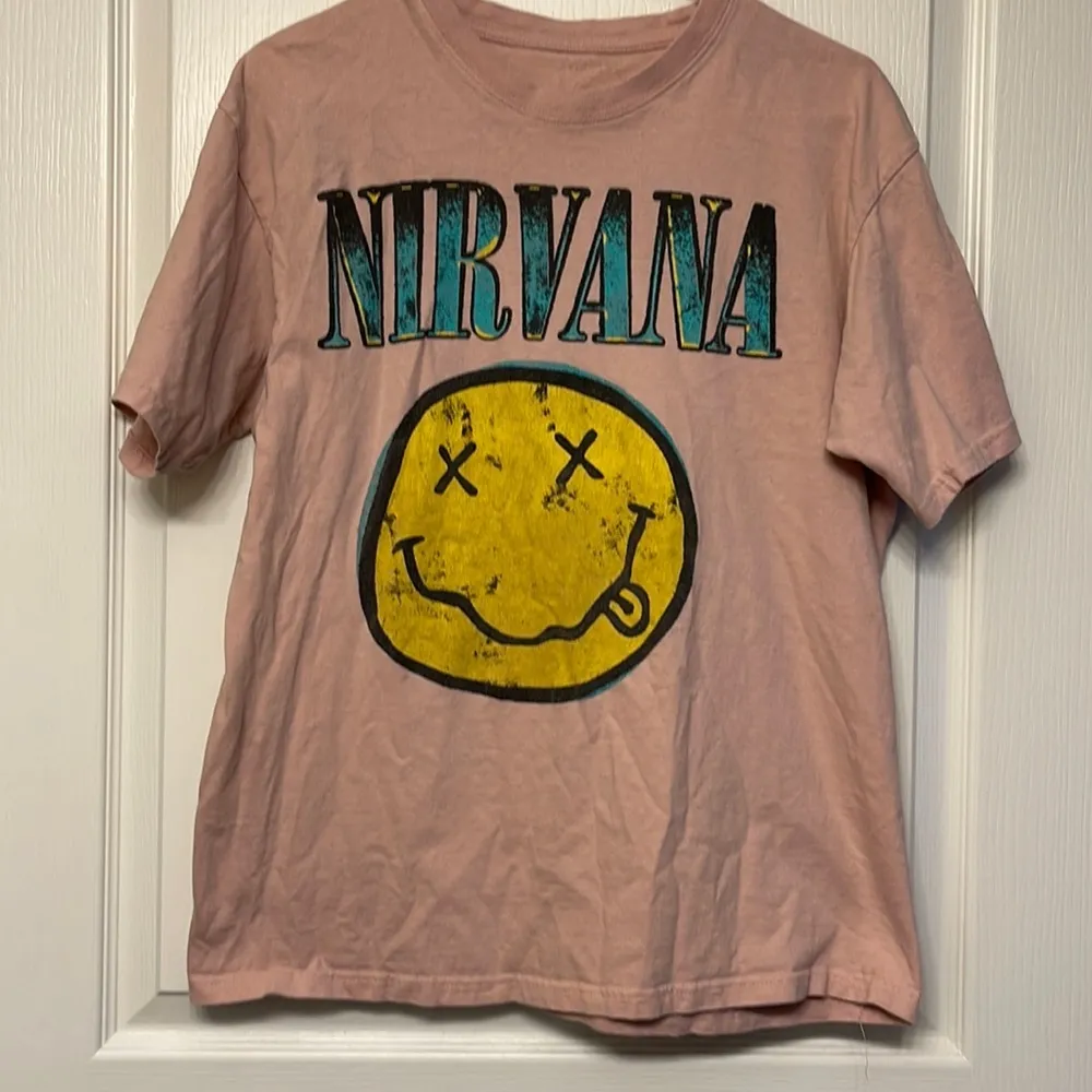 Vintage VTG Nirvana Pink Smile Boyfriend Oversized Shirt Size S/M GUC #6758 - Image 2