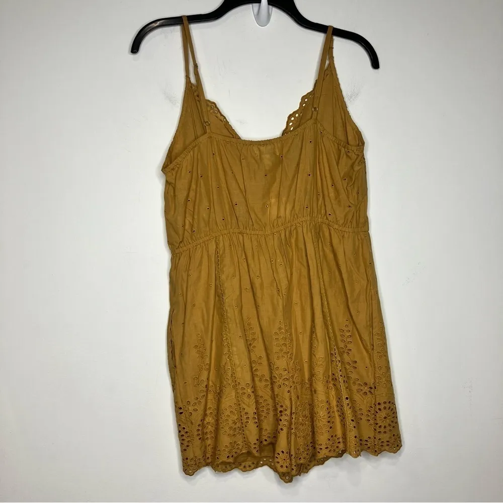 Versona‎ eyelet romper mustard yellow size medium - Image 7