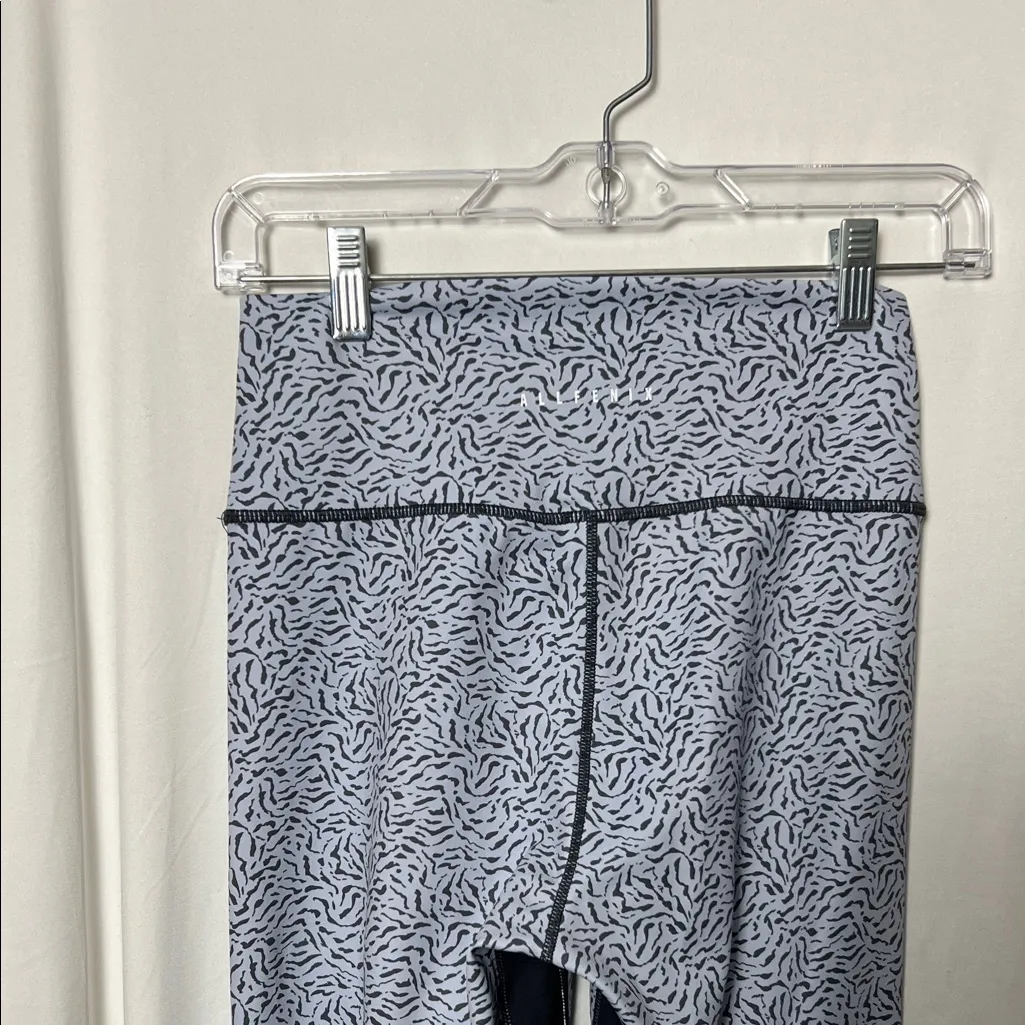 Anthropologie x ALLFENIX Animal Patterned High-Waisted 7/8 Leggings Size Medium - Image 6