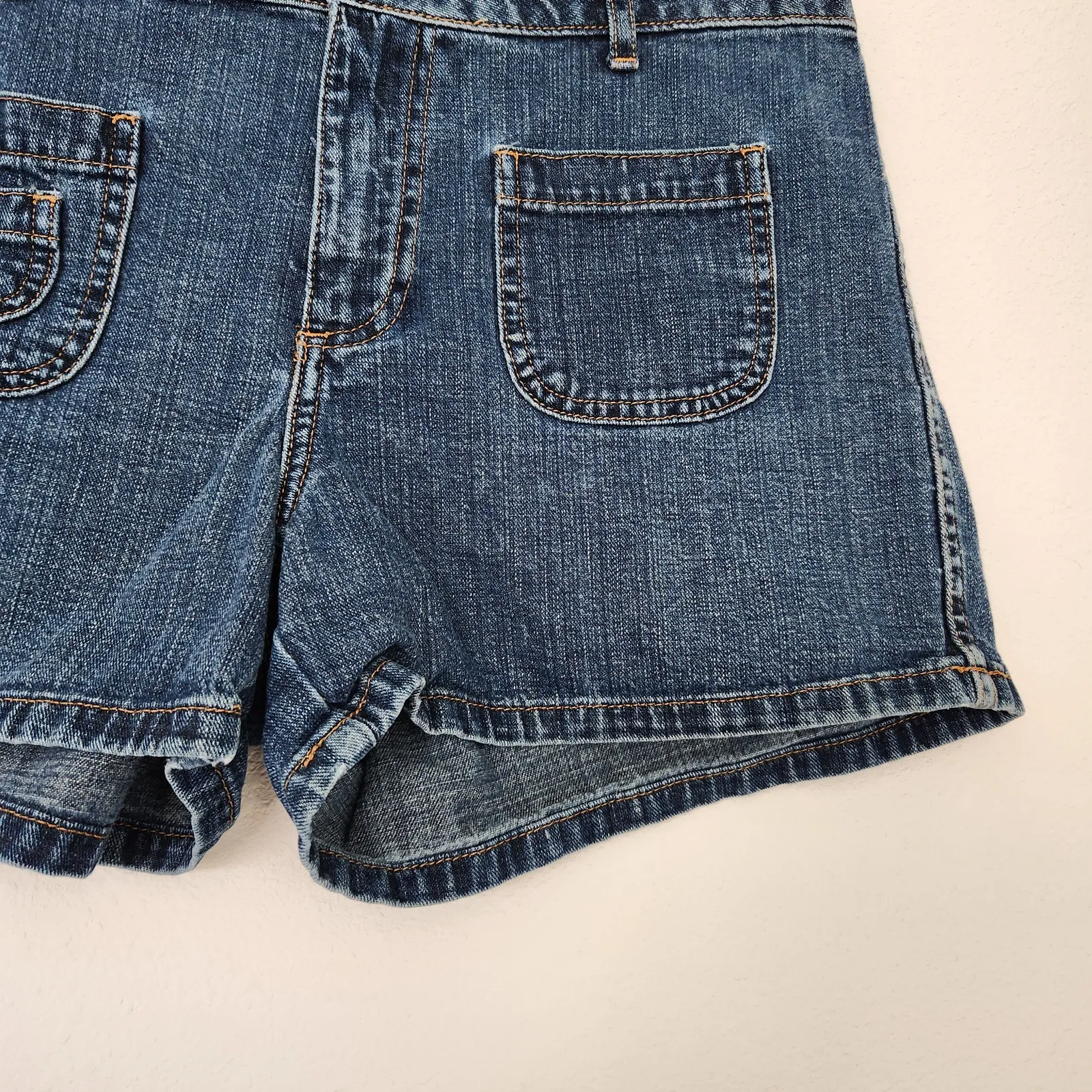 Y2K Old Navy Blue Jeans Mid Rise Denim Shorts 100% Cotton Utility Pockets 6/8 - Image 3
