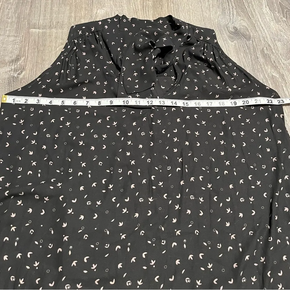 Free People Womens Sleeveless Tie Neck Bow Tank Blouse Black Floral Size Medium - Image 6