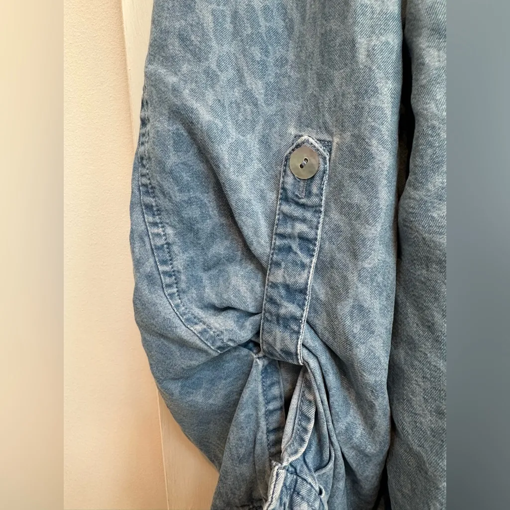 Soft Surroundings Button Down Denim Cheetah Print Roll Tab Blouse Plus Size 2X - Image 6