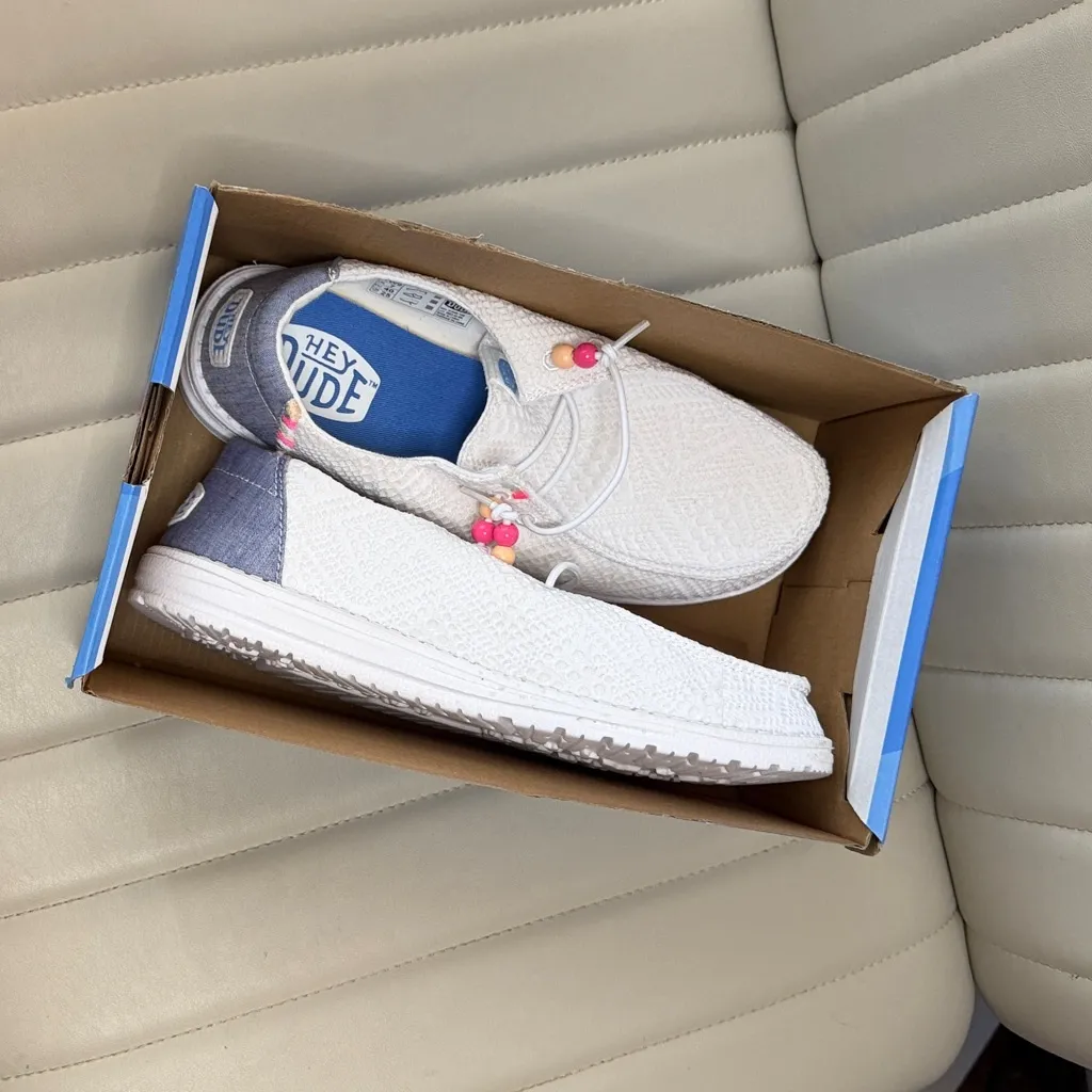 Women’s Hey Dude Wendy Shoes Boho Crochet Slip On size 9 white comfort slide - Image 2